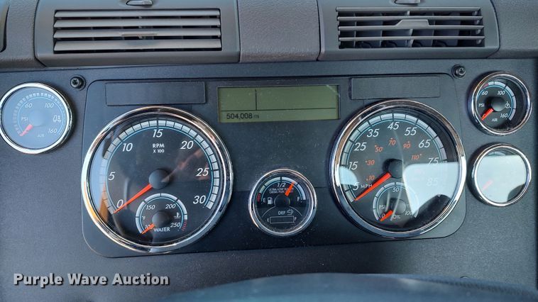 image for item LP9172 2018 Freightliner Cascadia 125  semi truck