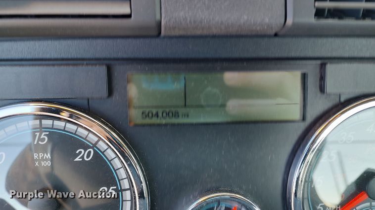 image for item LP9172 2018 Freightliner Cascadia 125  semi truck