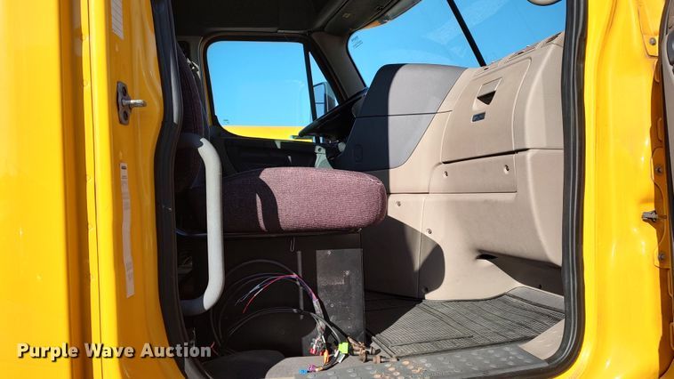 image for item LP9172 2018 Freightliner Cascadia 125  semi truck