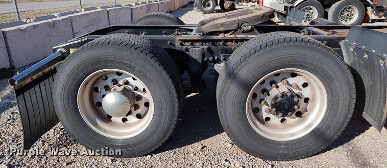 image for item LP9172 2018 Freightliner Cascadia 125  semi truck