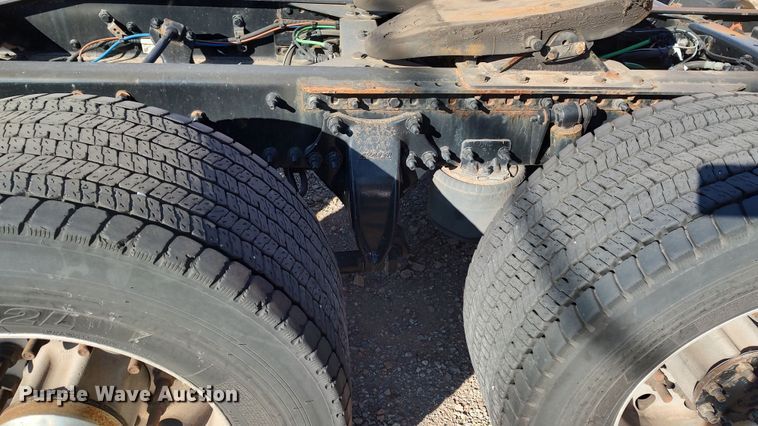 image for item LP9172 2018 Freightliner Cascadia 125  semi truck