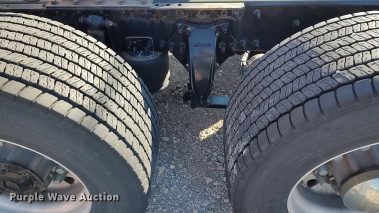 image for item LP9172 2018 Freightliner Cascadia 125  semi truck