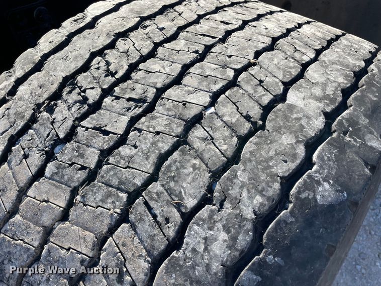 image for item LP9173 2017 Freightliner Cascadia 125  semi truck