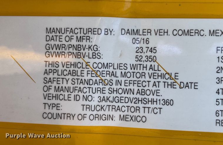 image for item LP9173 2017 Freightliner Cascadia 125  semi truck