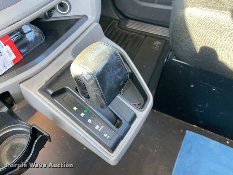 image for item LP9174 2016 Peterbilt 579  semi truck