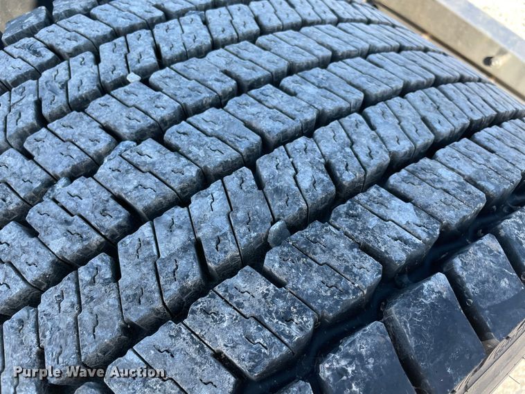 image for item LP9174 2016 Peterbilt 579  semi truck