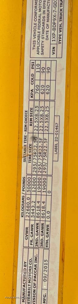 image for item LP9174 2016 Peterbilt 579  semi truck