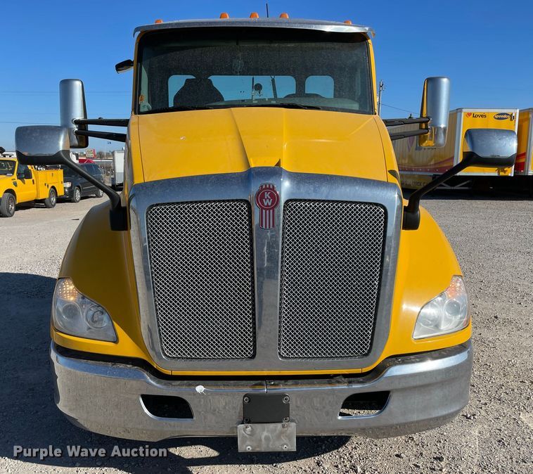 image for item LP9175 2019 Kenworth T680  semi truck