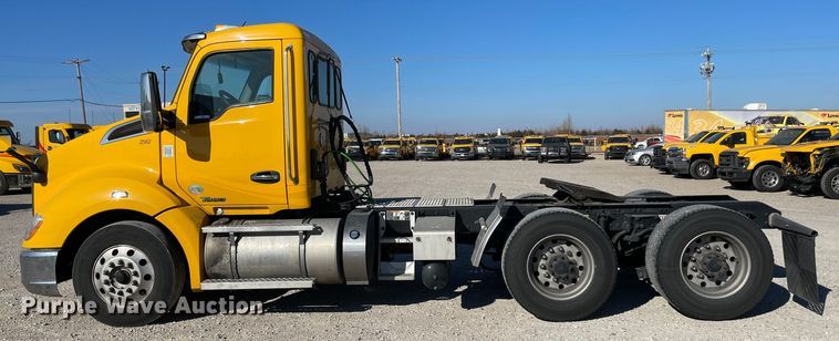 image for item LP9175 2019 Kenworth T680  semi truck