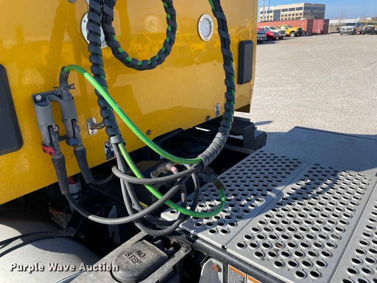 image for item LP9175 2019 Kenworth T680  semi truck