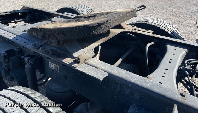 image for item LP9175 2019 Kenworth T680  semi truck