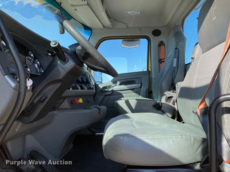 image for item LP9175 2019 Kenworth T680  semi truck