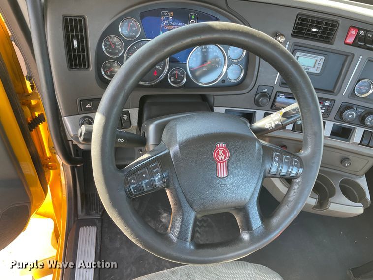image for item LP9175 2019 Kenworth T680  semi truck