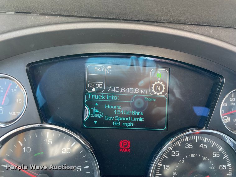 image for item LP9175 2019 Kenworth T680  semi truck