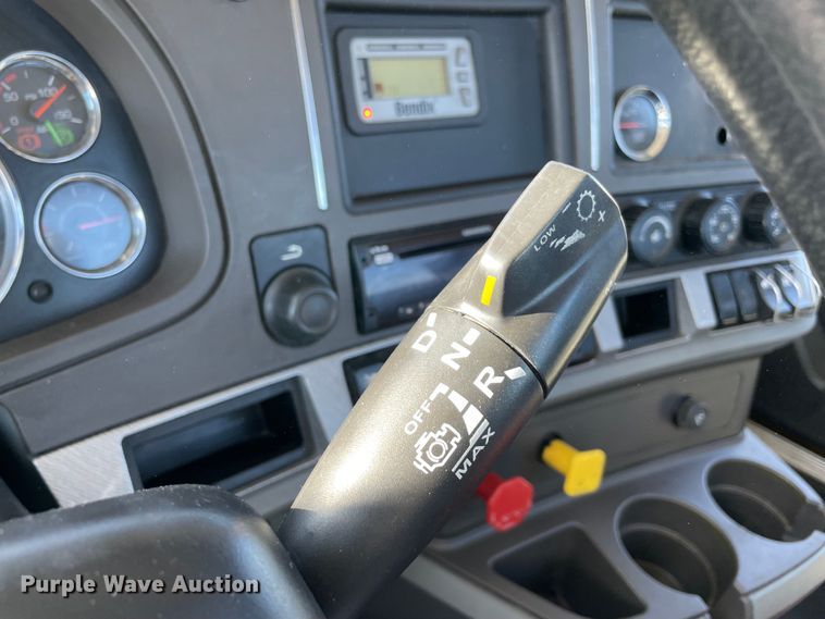 image for item LP9175 2019 Kenworth T680  semi truck