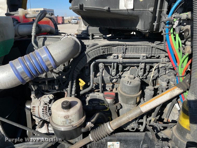 image for item LP9175 2019 Kenworth T680  semi truck