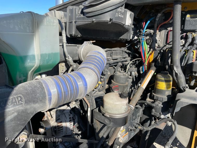 image for item LP9175 2019 Kenworth T680  semi truck