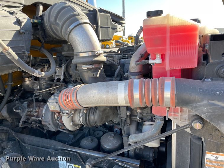 image for item LP9175 2019 Kenworth T680  semi truck