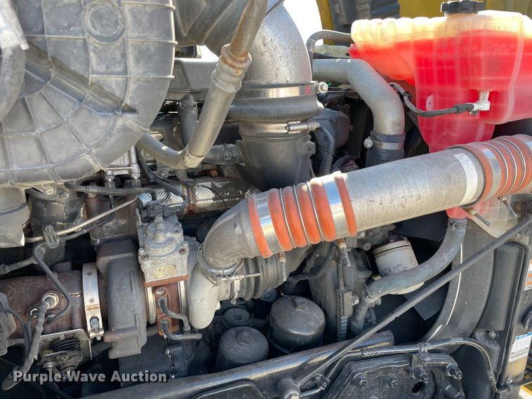 image for item LP9175 2019 Kenworth T680  semi truck