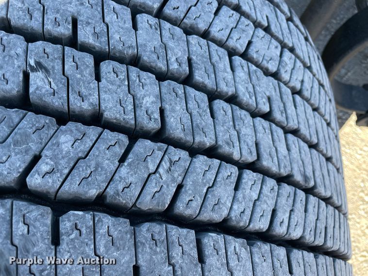 image for item LP9175 2019 Kenworth T680  semi truck