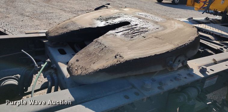 image for item LP9176 2020 Freightliner Cascadia 126  semi truck