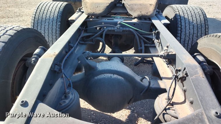 image for item LP9176 2020 Freightliner Cascadia 126  semi truck