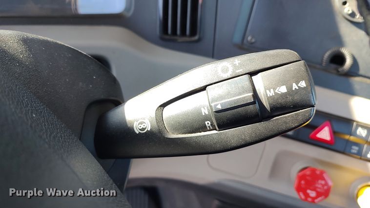 image for item LP9176 2020 Freightliner Cascadia 126  semi truck