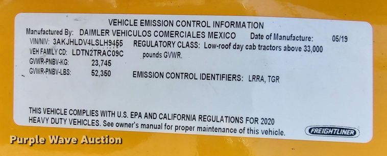 image for item LP9176 2020 Freightliner Cascadia 126  semi truck