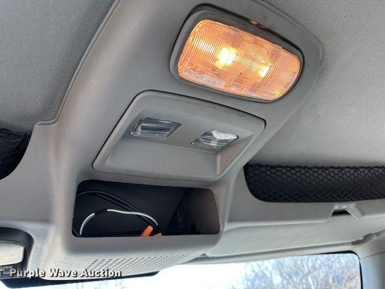 image for item LT9292 2011 International TranStar 8600  semi truck