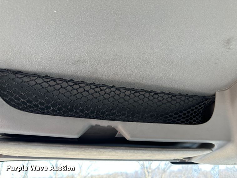 image for item LT9292 2011 International TranStar 8600  semi truck