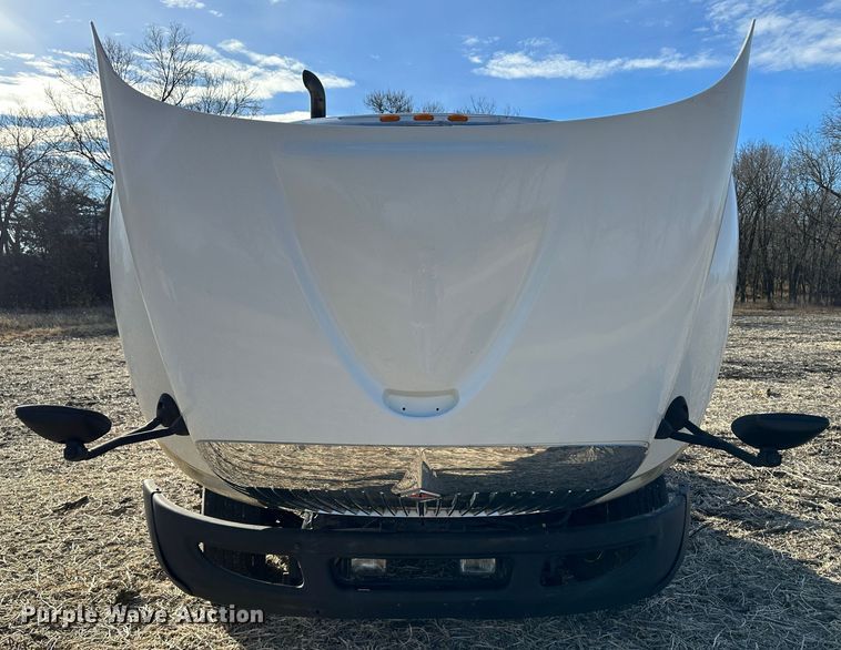 image for item LT9292 2011 International TranStar 8600  semi truck