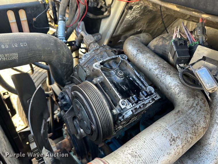 image for item LT9292 2011 International TranStar 8600  semi truck