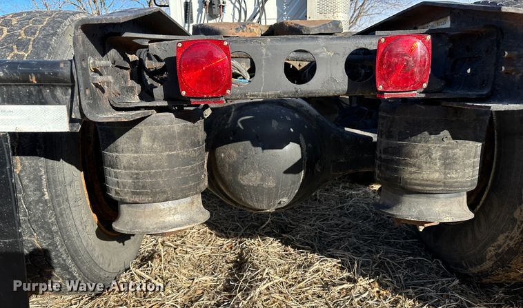 image for item LT9292 2011 International TranStar 8600  semi truck