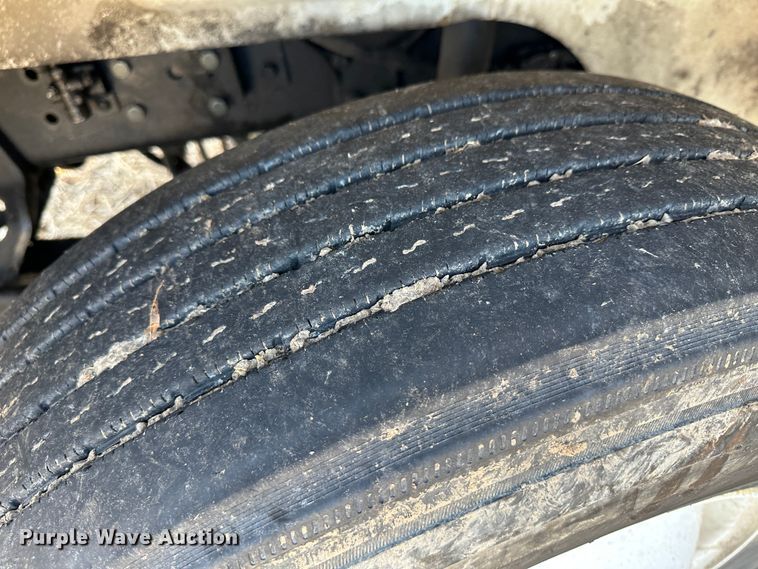 image for item LT9292 2011 International TranStar 8600  semi truck