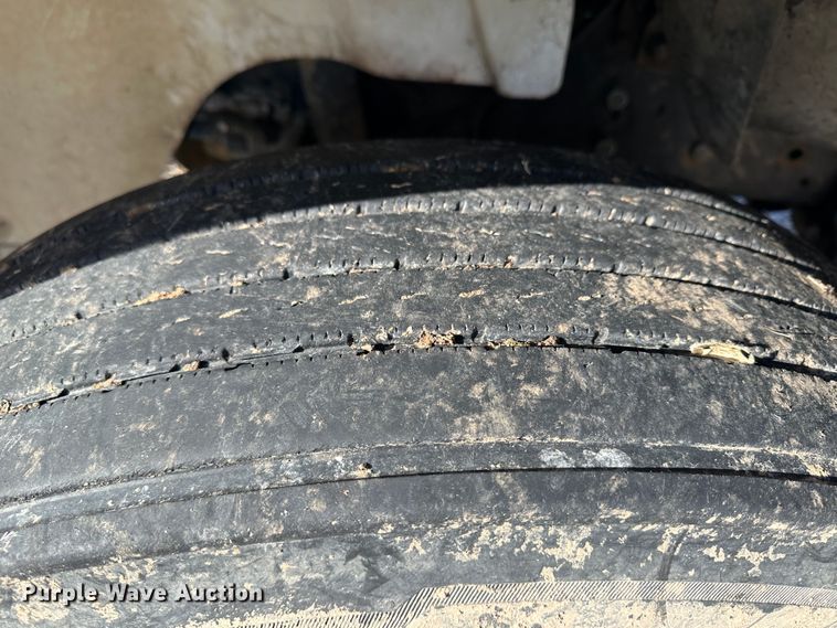 image for item LT9292 2011 International TranStar 8600  semi truck