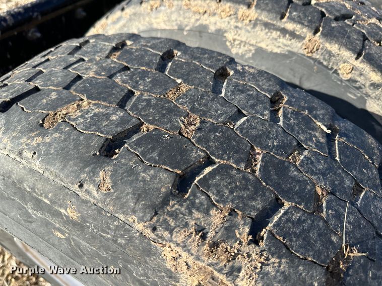 image for item LT9292 2011 International TranStar 8600  semi truck