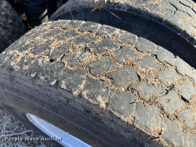 image for item LT9292 2011 International TranStar 8600  semi truck