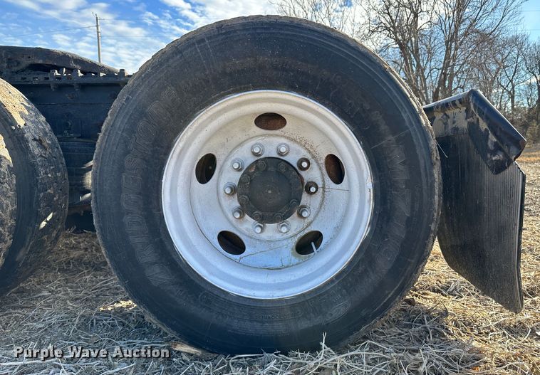 image for item LT9292 2011 International TranStar 8600  semi truck