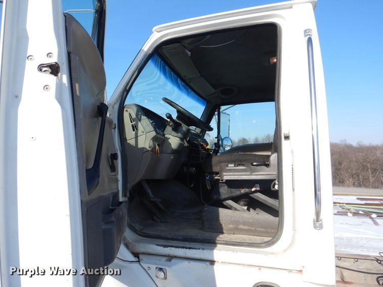 image for item MJ9973 2003 Sterling LT9500  truck cab and chassis