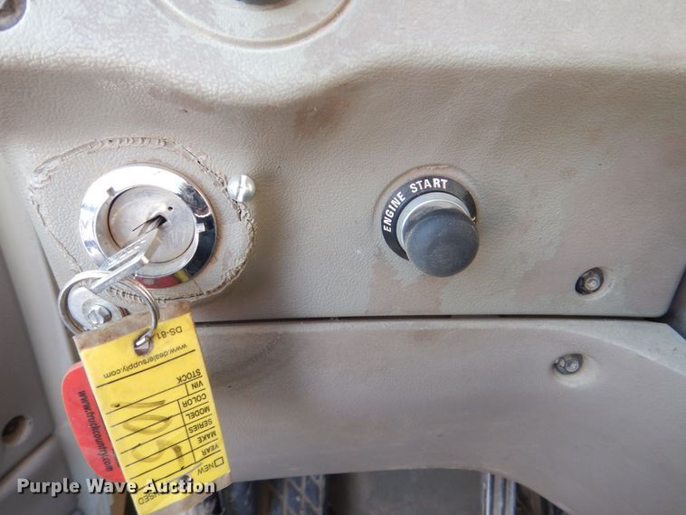 image for item MJ9973 2003 Sterling LT9500  truck cab and chassis