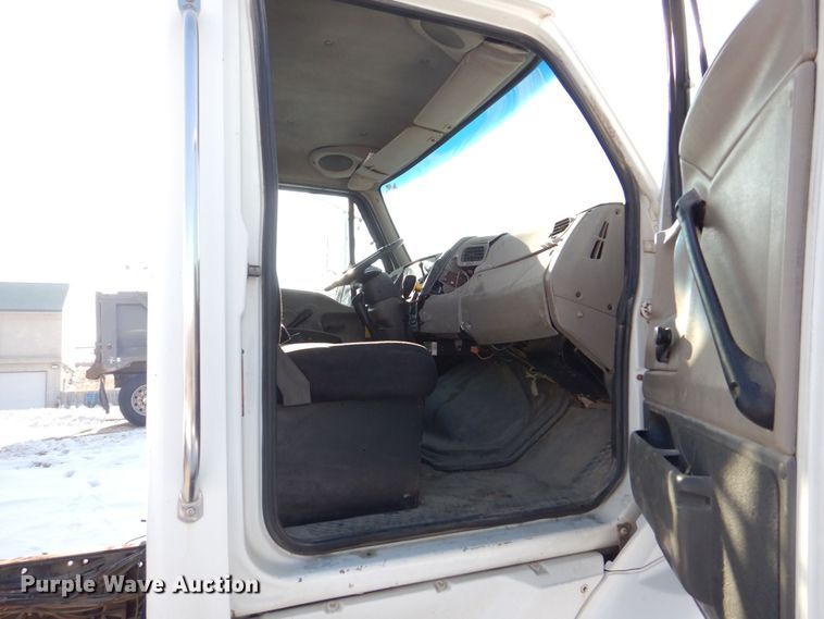 image for item MJ9973 2003 Sterling LT9500  truck cab and chassis