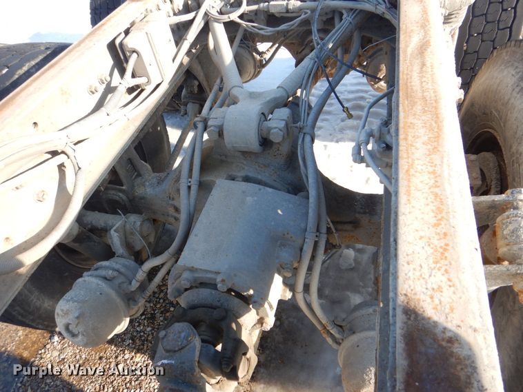 image for item MJ9973 2003 Sterling LT9500  truck cab and chassis