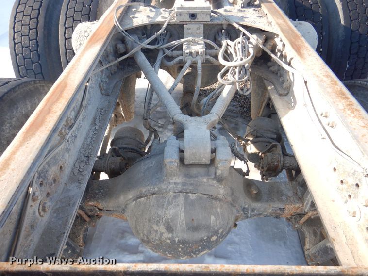 image for item MJ9973 2003 Sterling LT9500  truck cab and chassis