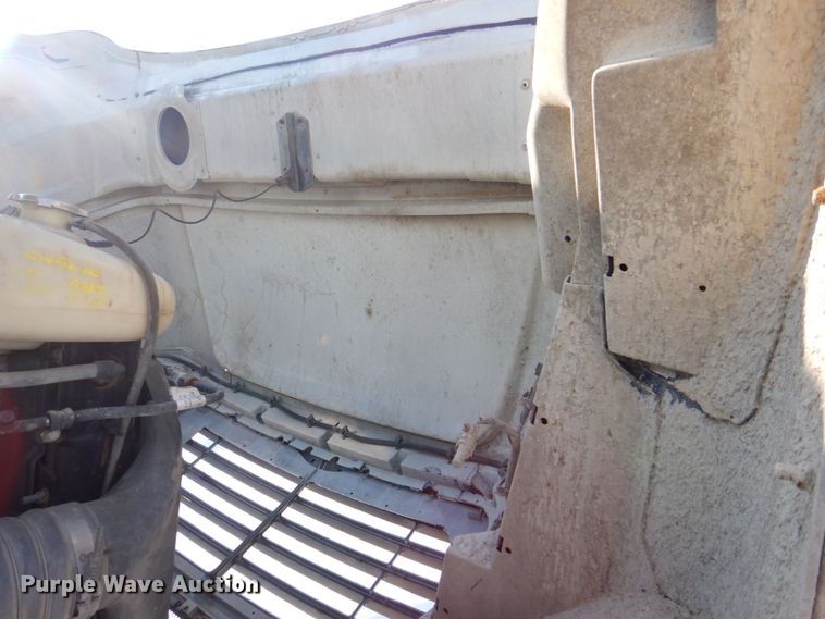 image for item MJ9973 2003 Sterling LT9500  truck cab and chassis