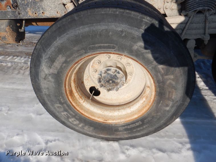 image for item MJ9973 2003 Sterling LT9500  truck cab and chassis