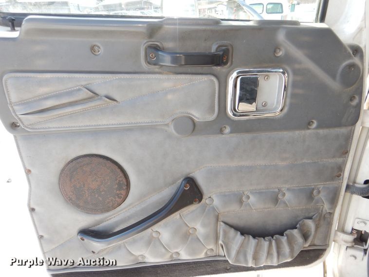 image for item MJ9982 2007 Western Star 4900  semi truck