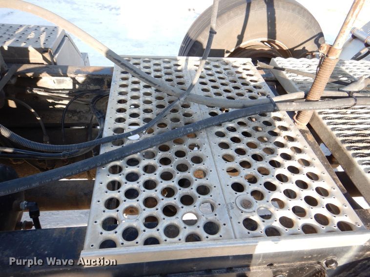 image for item MJ9982 2007 Western Star 4900  semi truck