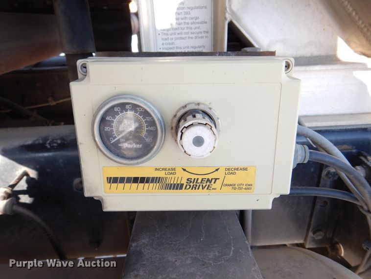 image for item MJ9982 2007 Western Star 4900  semi truck