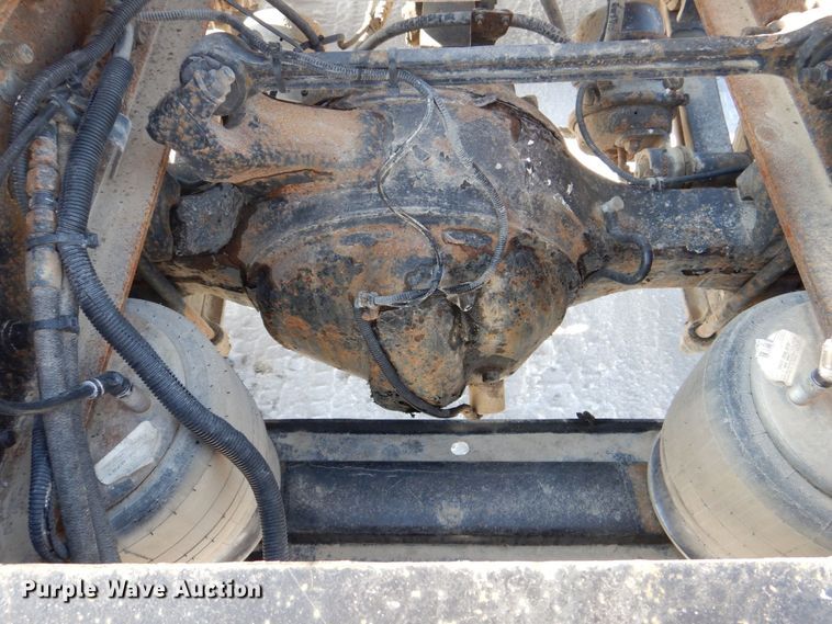 image for item MJ9982 2007 Western Star 4900  semi truck