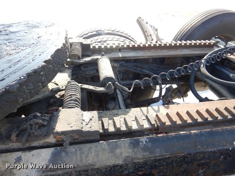 image for item MJ9982 2007 Western Star 4900  semi truck